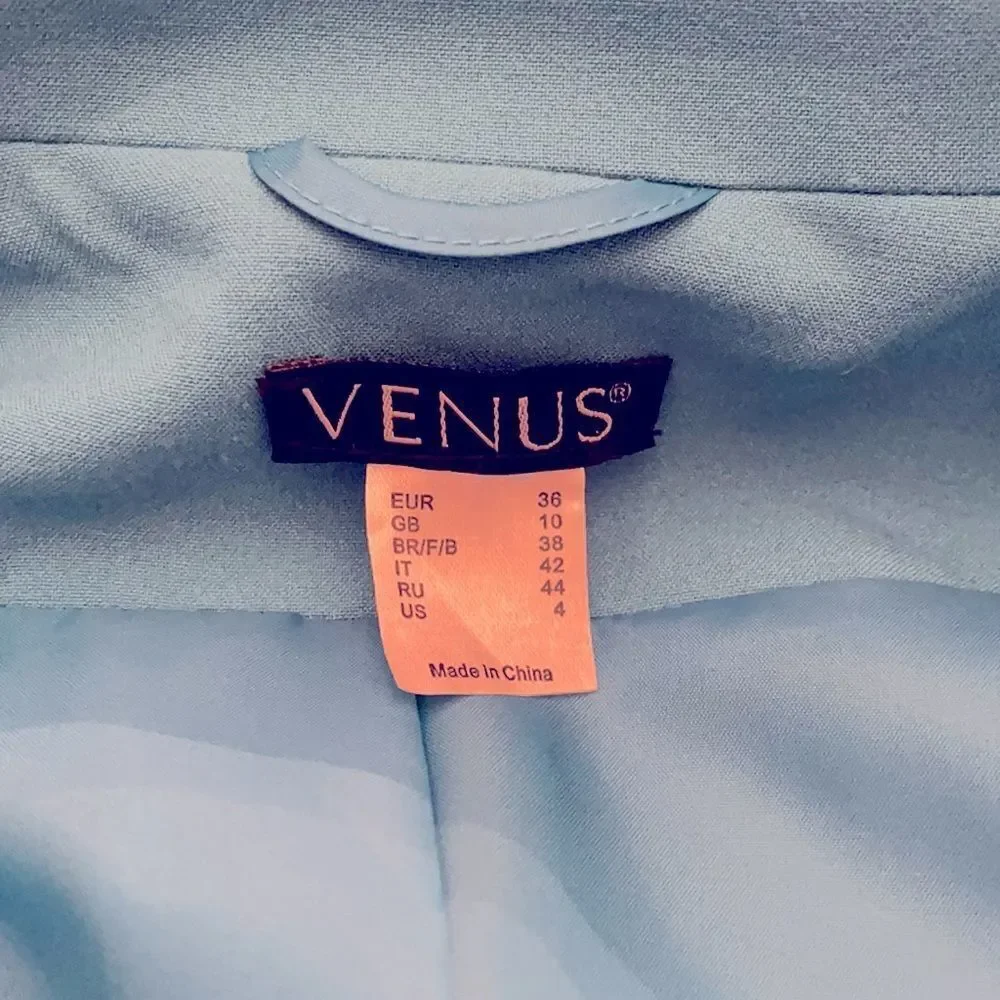 VENUS excellent preworn